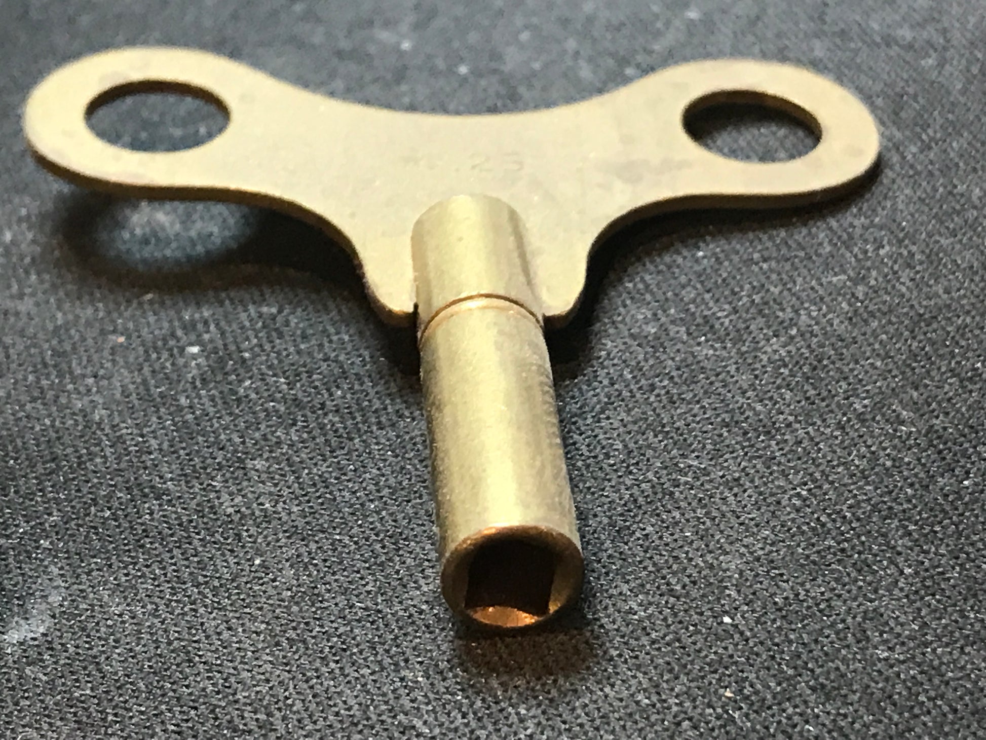 Brass Single End Clock Key #8 (4.25mm)